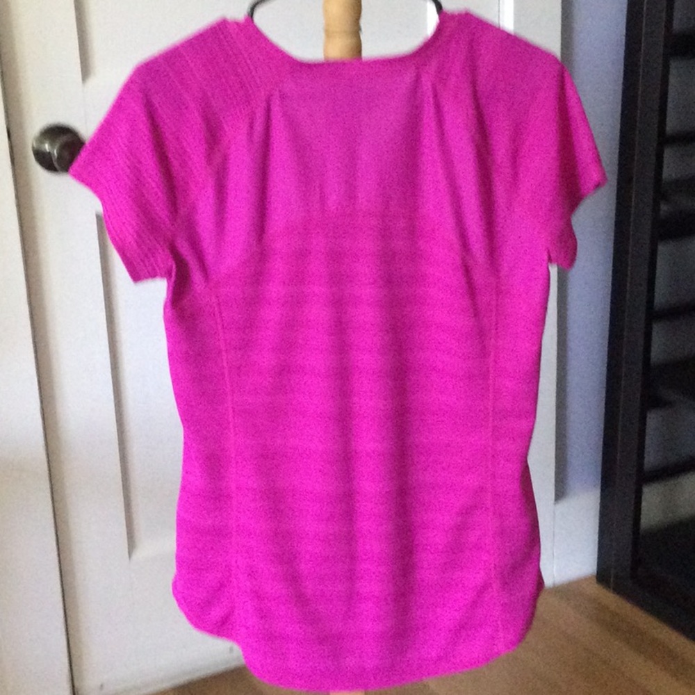Xersion v-neck top - Picture 2 of 5